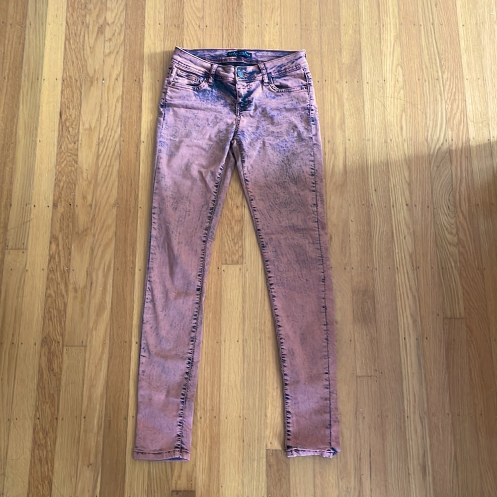 Boutique NWOT dark pink jeans, size 26!